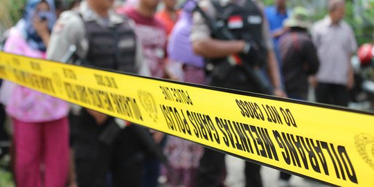 Densus 88 Sita Laptop Hingga Handphone usai Tangkap Terduga Teroris di Gresik