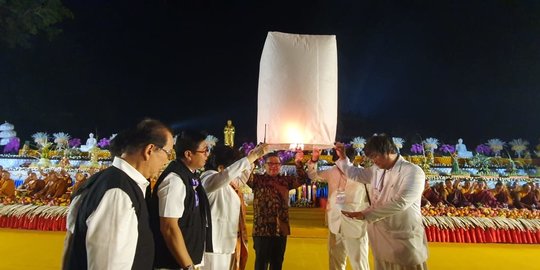 Perayaan Waisak, Sekjen PDIP Doakan Perdamaian dan Kesejahteraan Bangsa