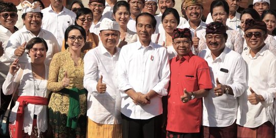 Di Depan Jokowi, Airlangga Tekankan Golkar Tolak 'People Power'