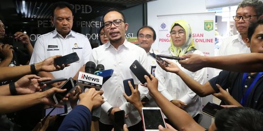 Menaker Hanif Resmikan Posko Pengaduan THR 2019