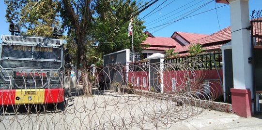 KPU & Bawaslu Kota Makassar Mulai Dijaga Ketat TNI-Polri