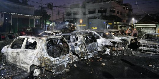 Asrama Brimob Diserang, Massa juga Bakar Sejumlah Kendaraan