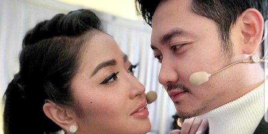 Wajah Dewi Perssik Lebam, Angga Wijaya: Waduh Kenapa?