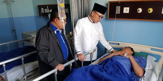 Zulkifli Hasan ke RS Tarakan Jenguk Korban Luka Akibat Demo