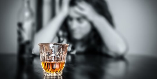4 Bahan Alami yang Bisa Membantu Mengatasi Masalah Kecanduan Alkohol