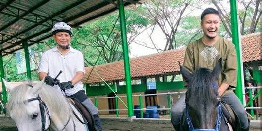 Kenang Ustaz Arifin Ilham, Arie Untung Berharap Bisa Berkuda Bersama di Surga