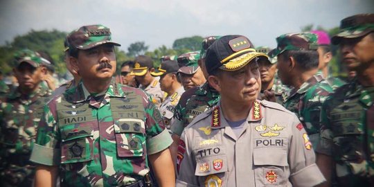 perintahkan tembak massa