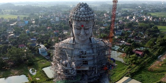 Penampakan Patung Buddha Raksasa di Vietnam