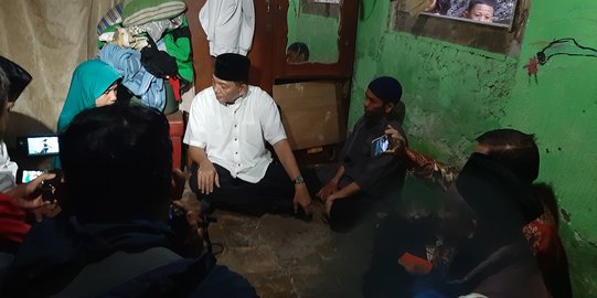 Sjafrie Sjamsoeddin Kunjungi Keluarga Reyhan Korban Aksi 22 Mei