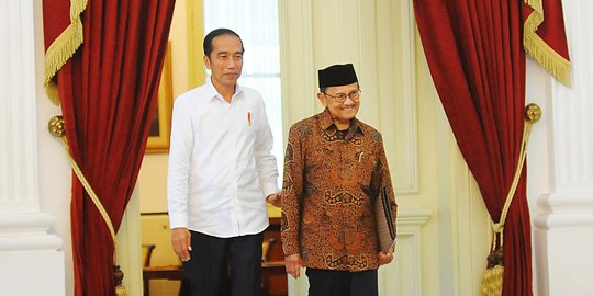 Jokowi Terima Kunjungan Habibie di Istana Merdeka