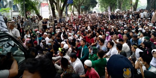 Demo Pemilu, Ribuan Orang Geruduk DPRD Sumut