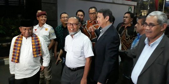 Tiba di MK, Tim Hukum Prabowo-Sandi Disambut Teriakan Takbir Pendukung