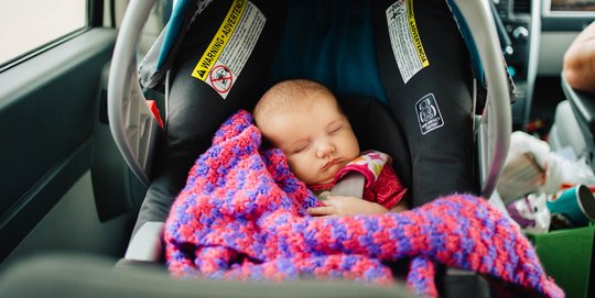 Menggunakan Car Seat Ketika Tidak di Mobil Bisa Timbulkan Bahaya bagi Buah Hati