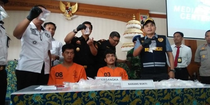 Telan 100 Butir Sabu untuk Diselundupkan, 2 Warga Thailand Ditangkap