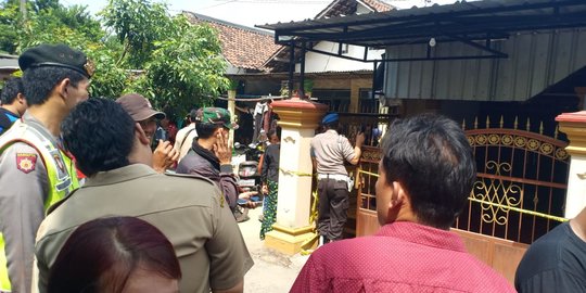 Ibu Rumah Tangga di Kediri Diduga Tewas Digorok Suami Hingga Leher Nyaris Putus