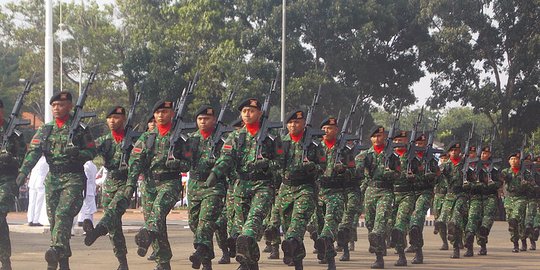 baret hitam rev2