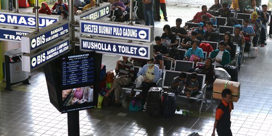 Akses ke Gambir Macet Imbas Penutupan Jalan, 12 Kereta Api Berhenti di Jatinegara