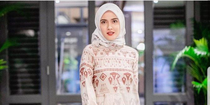 Tampil Berhijab, Shandy Aulia Tulis Pesan Menyentuh Soal 