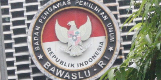 Bawaslu Sebut Jokowi & Prabowo Tak Tertib Administrasi Dana Kampanye