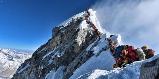 Kisah Para Pendaki yang Berkecil Hati di Puncak Tertinggi