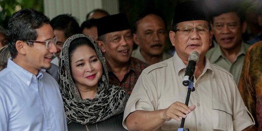 Sandi soal Kepergian Prabowo ke Luar Negeri: Please Hormati Privasi Dia