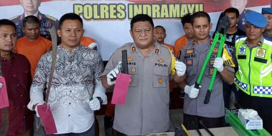 Polisi Indramayu Tembak Empat Begal Bersenjata Api dan Sajam