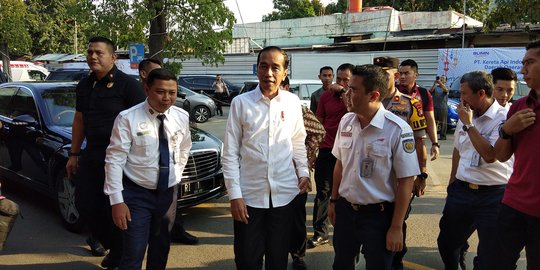 Tinjau Stasiun Senen, Jokowi Senang Lihat Masyarakat Dapat Tiket Mudik