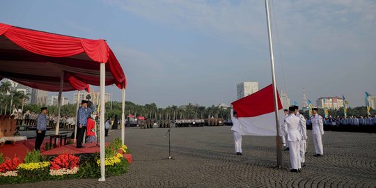 Gubernur Anies Pimpin Upacara Hari Pancasila di Monas