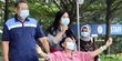 WNI Antre Melayat Ani Yudhoyono di KBRI Singapura