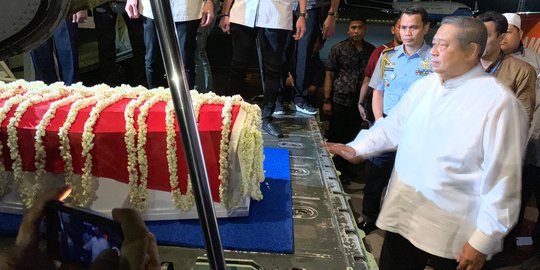 Ini Prosesi Upacara Penyambutan Jenazah Ani Yudhoyono Usai Mendarat di Halim