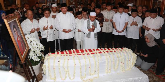 SBY Ungkap Keinginan Ani Yudhoyono: Antar Cucu Sekolah, Memotret dan Temui Rakyat