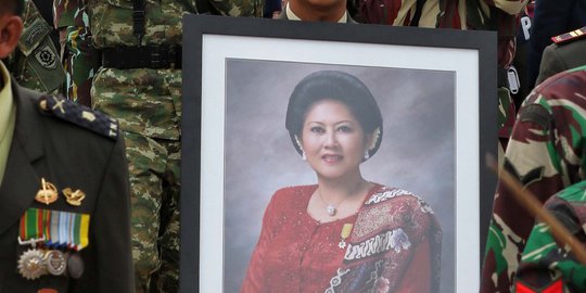 Ani Yudhoyono Sempat Janji Pulang ke RI Bareng dengan Hatta Rajasa