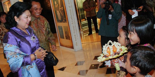Kedekatan Ani Yudhoyono dengan Raja dan Sultan se-Nusantara