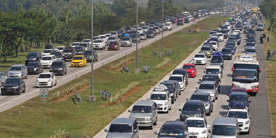 Arus Mudik Masih Tinggi, Sistem Satu Arah di Tol Trans Jawa Diperpanjang