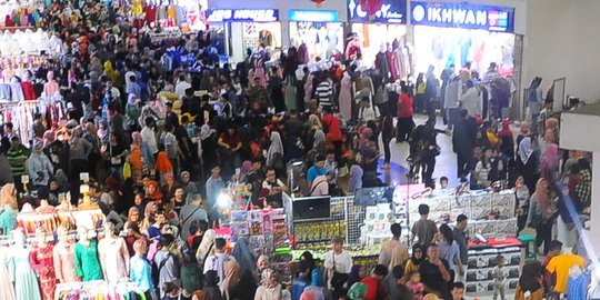 H-2 Lebaran 2019, Pasar Tanah Abang Masih Ramai Dikunjungi