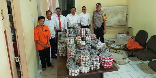 Polisi Bongkar Gudang Mercon di Tangerang, 8.485 Petasan Disita