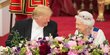 Keakraban Ratu Elizabeth II & Trump Makan Malam di Istana Buckingham