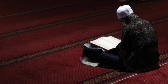 Ratusan Muslim Rayakan Malam Takbiran di Masjid Istiqlal