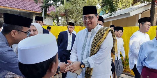 Ketum dan Petinggi Golkar Kompak Salat Id di Masjid DPP Partai