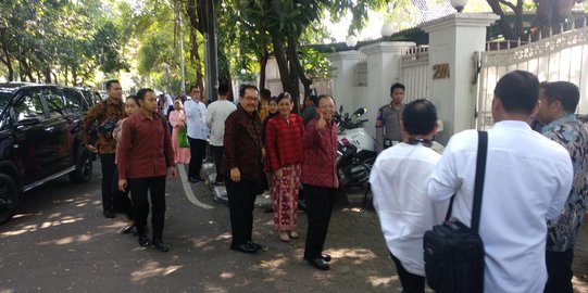 Kapolri, Kepala Bulog Hingga Gubernur Bali Silaturahmi ke Rumah Megawati
