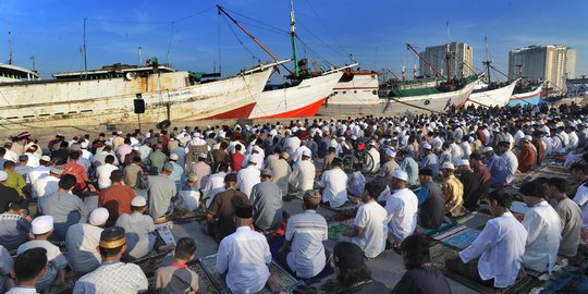 Melihat Salat Idul Fitri di Pelabuhan Sunda Kelapa