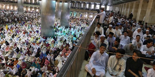 Ribuan Jemaah Salat Idul Fitri Padati Masjid Istiqlal