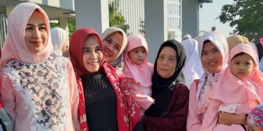 Usai Salat Id, Walkot Tangsel Airin Langsung Mudik ke Bandung