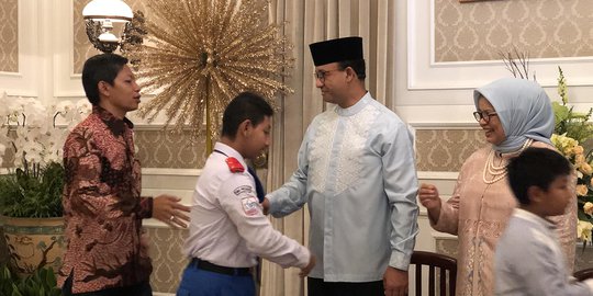 Warga Rela Antre Open House Demi Bertemu Gubernur DKI Anies Baswedan