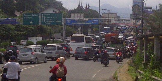 Lebaran Hari Ke-2, Objek Wisata di Puncak & Cianjur Diserbu Pengunjung