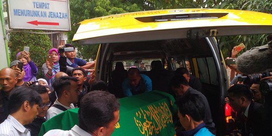 deretan artis indonesia yang meninggal dunia karena kanker