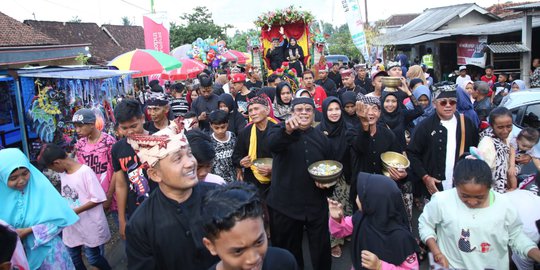 Lebaran Hari Kedua, Warga Desa Kemiren Banyuwangi Gelar Tradisi Barong Ider Bumi