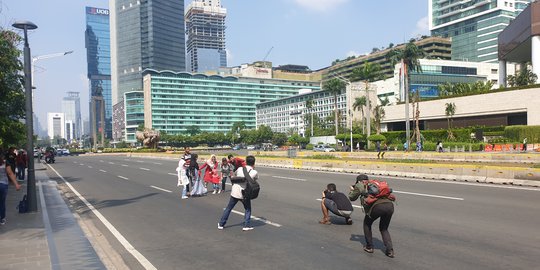 Polda Metro Jaya Imbau Warga Tidak Berfoto di Tengah Jalan