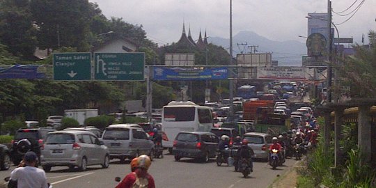 Jalur Puncak Padat, Polisi Berlakukan Contra Flow dan One Way