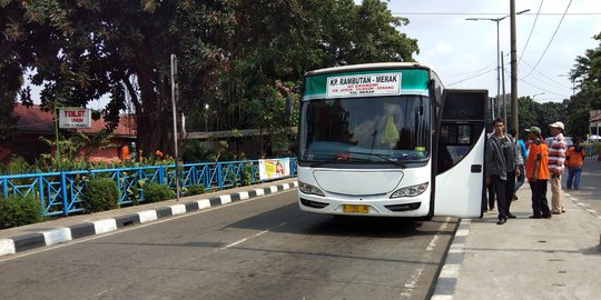 Lebaran Usai, Pemudik Jarak Dekat Masih Padati Kampung Rambutan